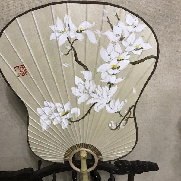 任傲哪-玉兰扇面
