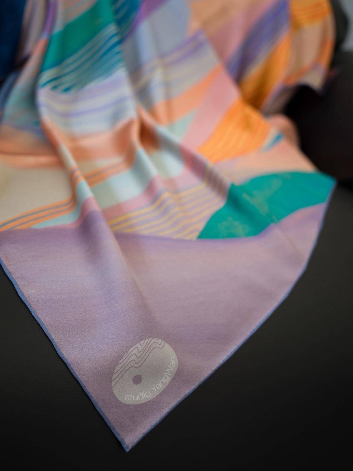 Mountains into Sea｜Silk Scarf｜艺术家真丝丝巾 - 杨婉 作品图3